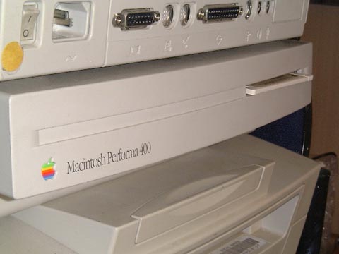 http://www.binarydinosaurs.co.uk/Museum/Apple/performa400.jpg